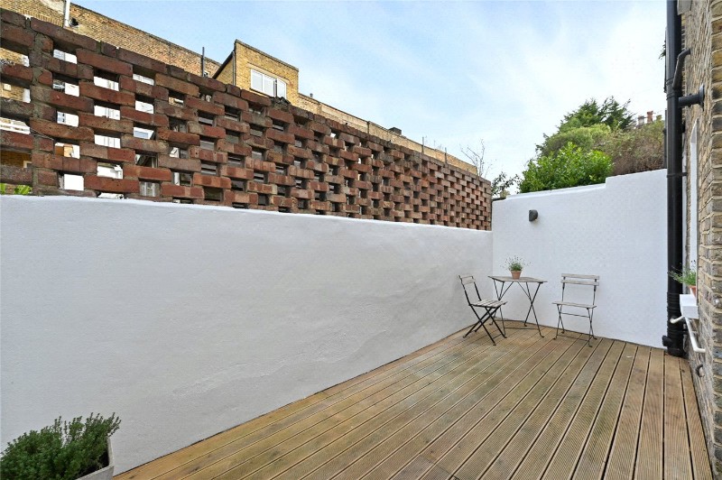 Tunis Road, London, W12