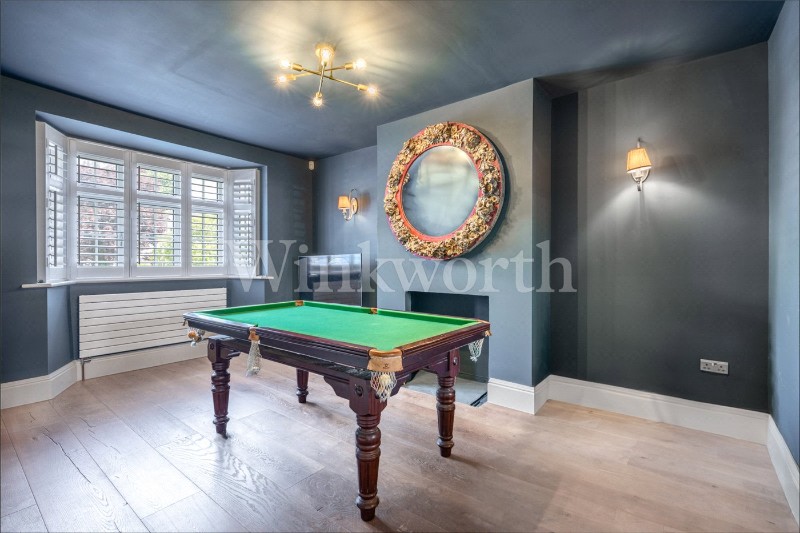 Sanderstead Avenue, London, NW2