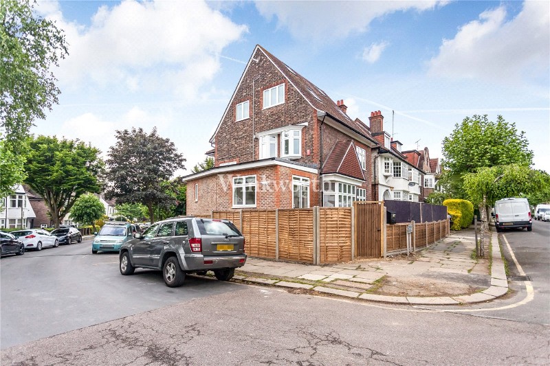 Templars Avenue, London, NW11