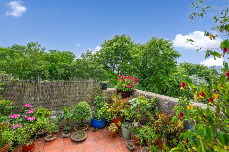 Sutherland Avenue, London, W9