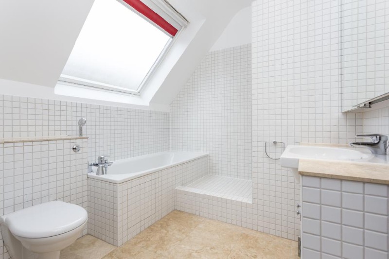 Kemble Hall, Keswick Road, London, SW15