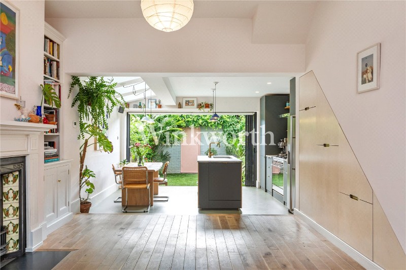 Greyhound Road, London, N17