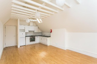 Streatham High Road, London, SW16