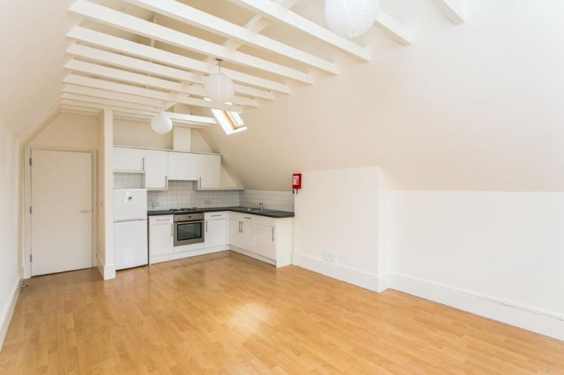 Streatham High Road, London, SW16