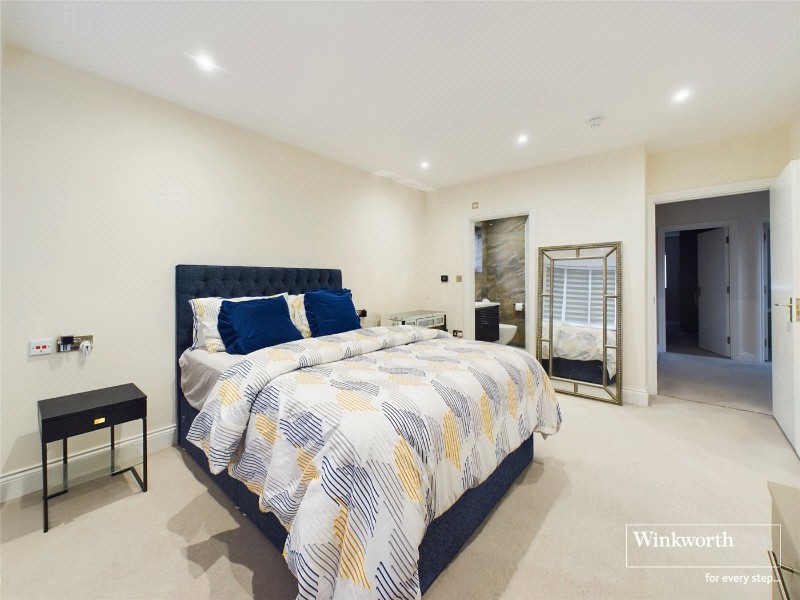 Queens Way, Hendon, London, NW4