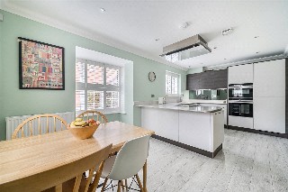 Grove Close, Wrecclesham, Farnham, Surrey, GU10