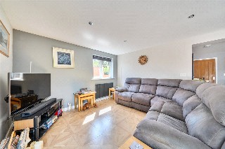 Nutbourne, Farnham, Surrey, GU9