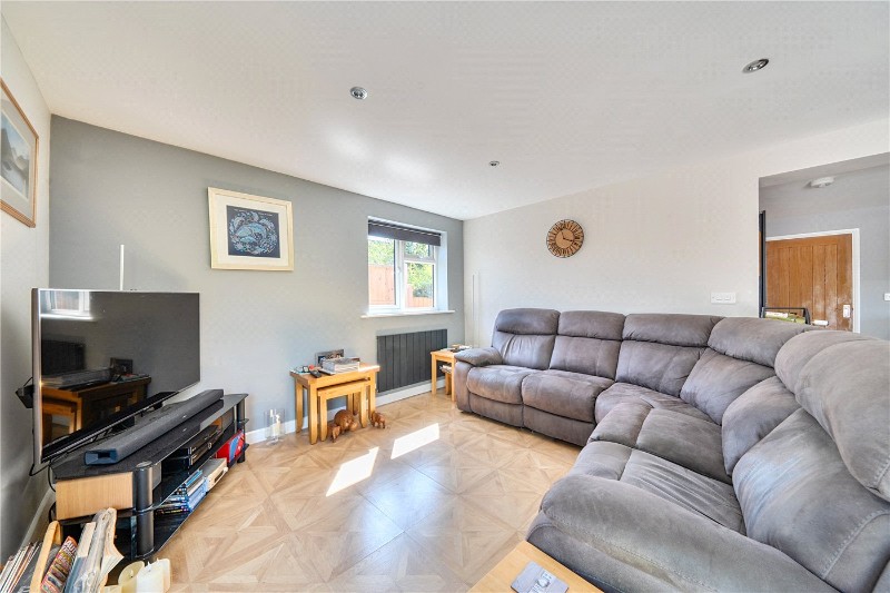 Nutbourne, Farnham, Surrey, GU9