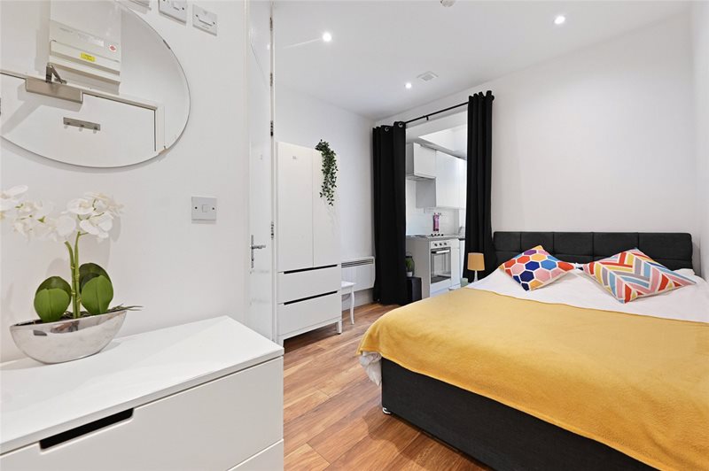 Bloemfontein Avenue, London, W12
