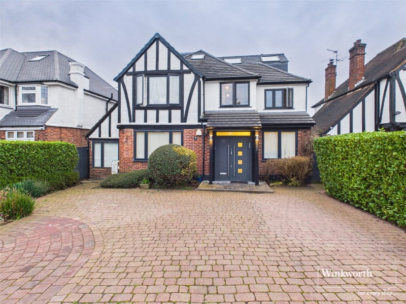 Edgwarebury Lane, Edgware, HA8
