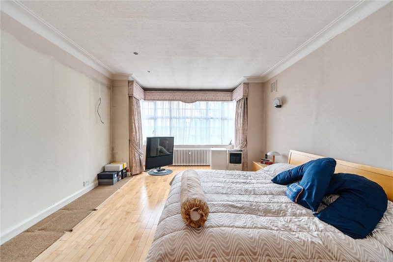 Haslemere Gardens, Finchley, London, N3