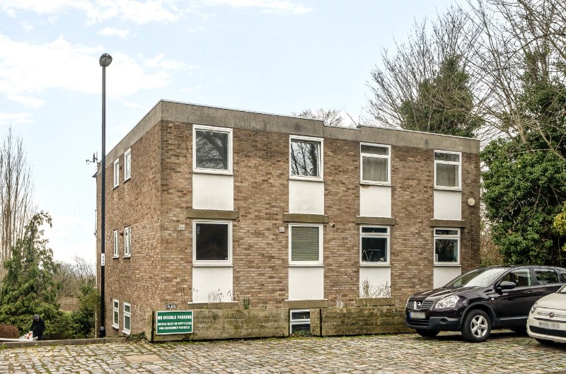 Averil Grove, London, SW16