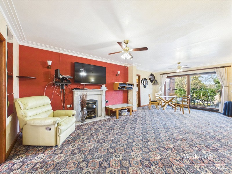 Wolmer Gardens, Edgware, HA8