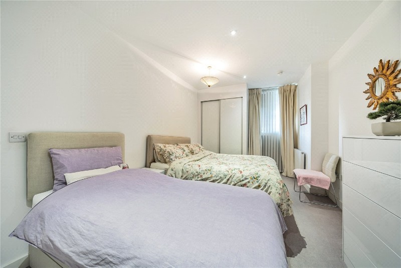 Granite Apartments, 30 River Gardens Walk, Greenwich, London, SE10