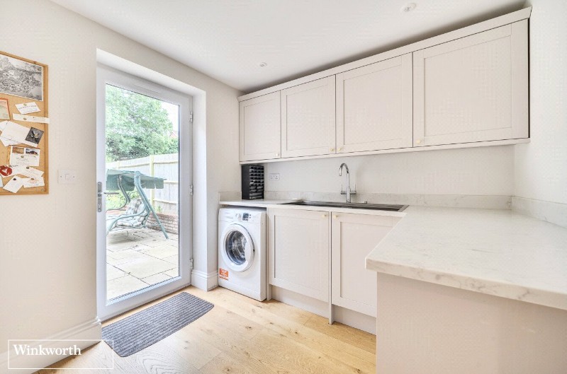 Dorchester Road, Hook, Hampshire, RG27