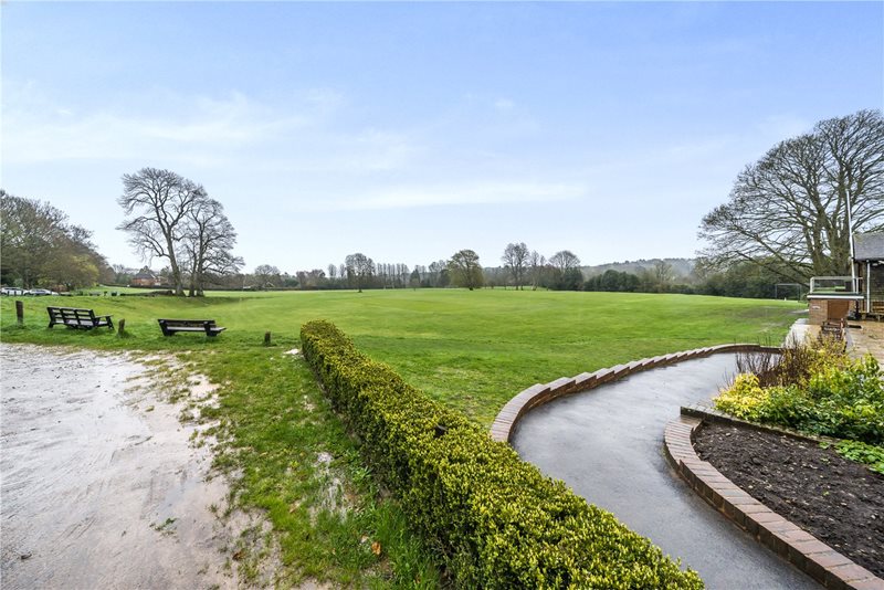 Shortfield Common Road, Frensham, Farnham, Surrey, GU10