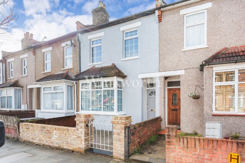 Poynter Road, Enfield, EN1