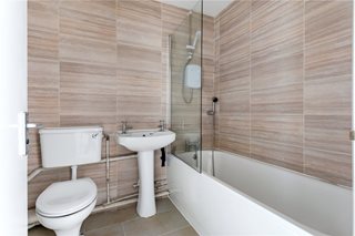 Molyneux Drive, London, SW17