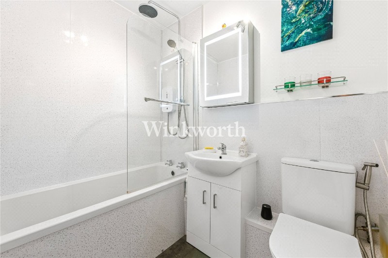 Taylor Close, London, United Kingdom, N17