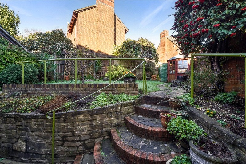 Harvest Close, Winchester, Hampshire, SO22