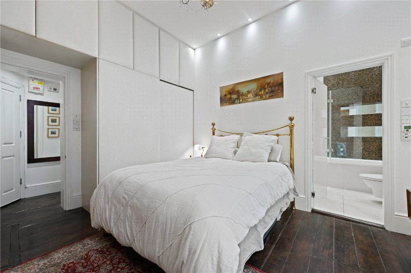 New Row, London, WC2N