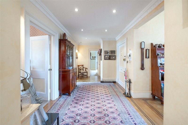 Randolph Avenue, London, W9
