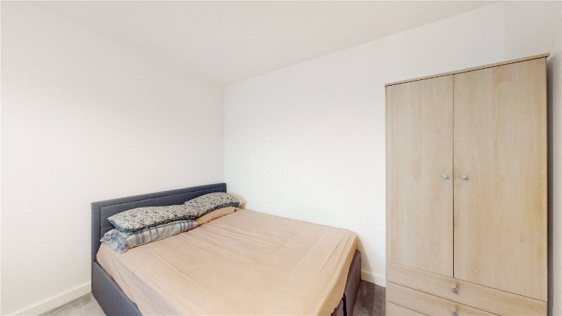 Louis Close, London, N7