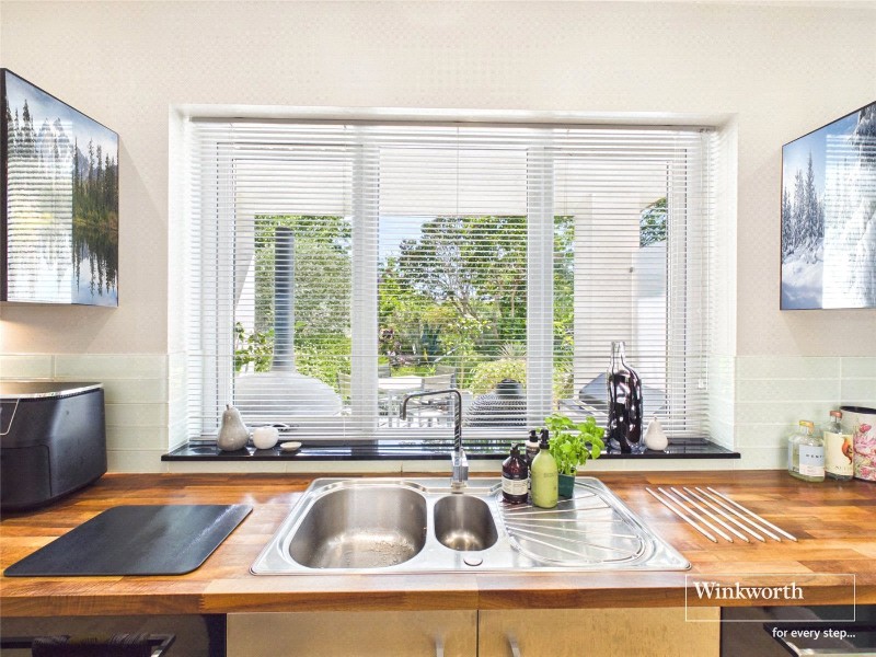Newbury Road, Headley, Thatcham, Hampshire, RG19