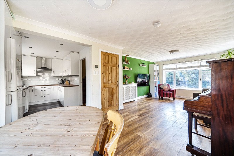 Roman Way, Farnham, Surrey, GU9