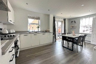 Great Crescent, Newbury, Berkshire, RG14