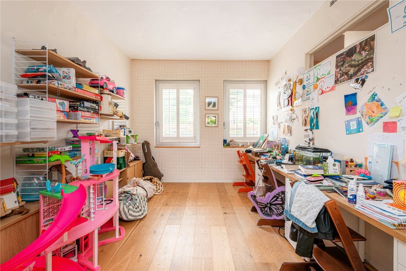 Pangbourne Avenue, London, W10