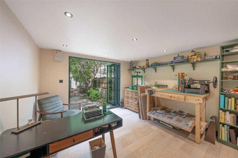 Elgin Avenue, London, W9