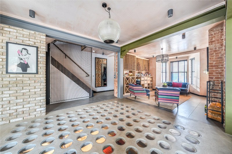 West End Grove, Farnham, Surrey, GU9