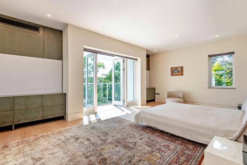 Yaffle Road, St Georges Hill, KT13