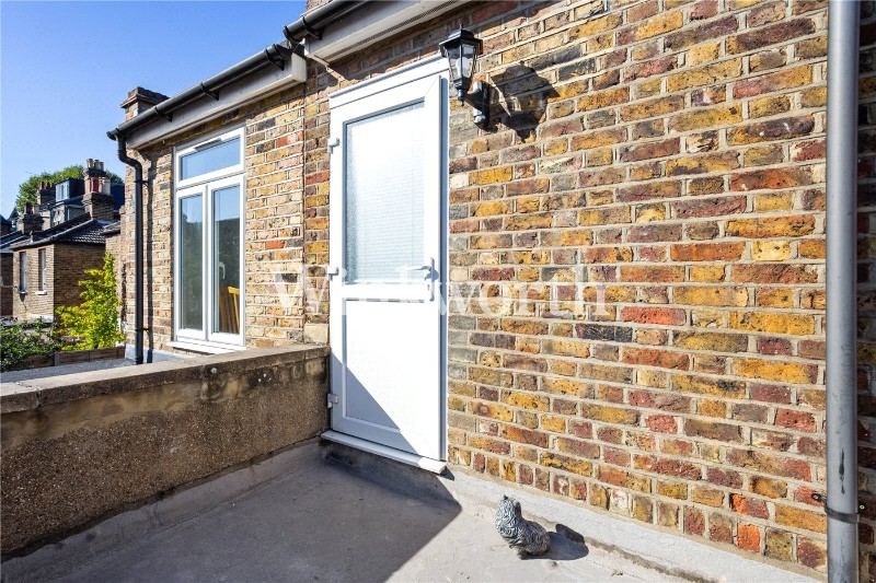 Lansdowne Road, Tottenham, N17