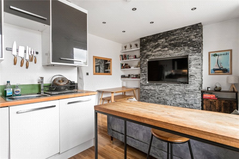 Manse Road, London, N16