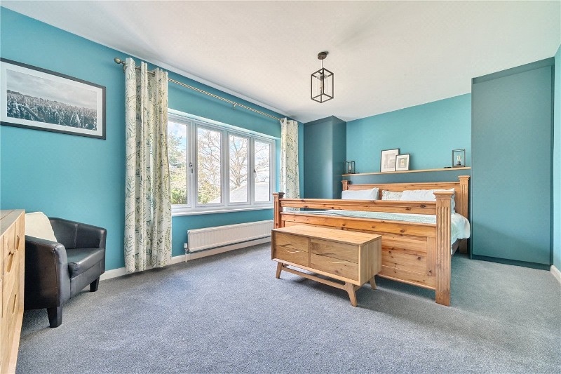 Farnham Road, Sleaford, Hampshire, GU35