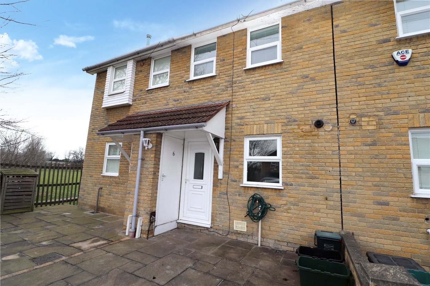 2 bedroom property to rent in Betts Close, Beckenham, BR3 (Ref BEK180076) £346 pw