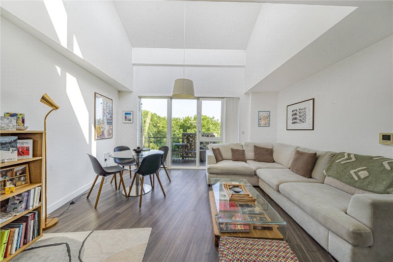 Blondin Way, London, SE16