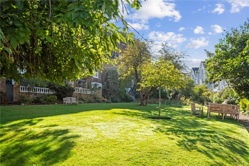 Lansdowne Crescent, London, W11