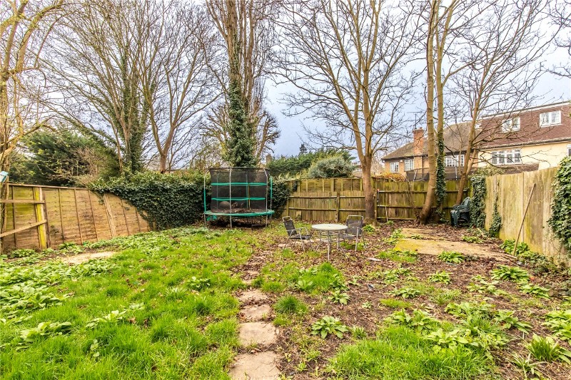 Gunnersbury Avenue, London, W5