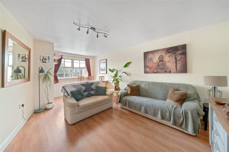 Macmillan Way, London, SW17