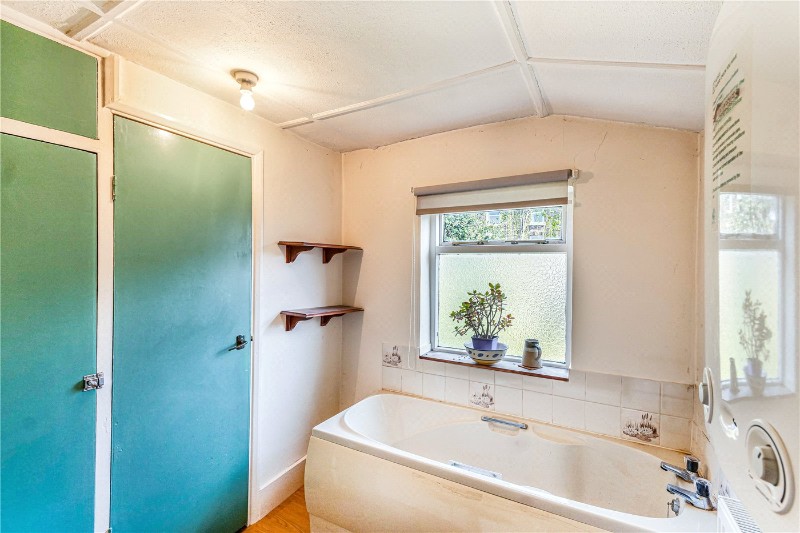 Henslowe Road, London, SE22