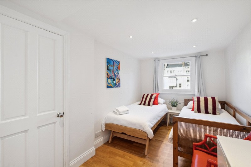 Lansdowne Crescent, London, W11