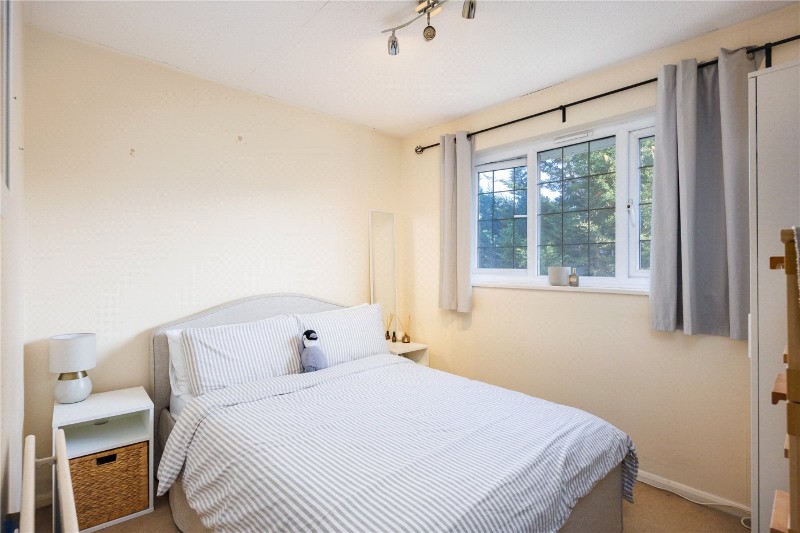 Crowthorne Close, London, SW18