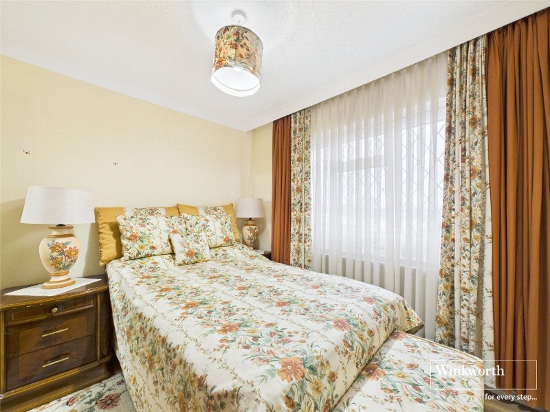 Sturgess Avenue, London, NW4