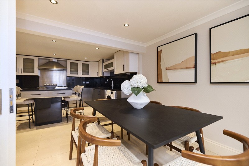 Ordnance Mews, London, NW8