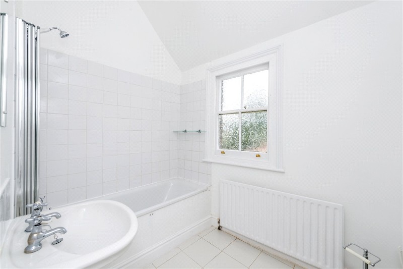 Deronda Road, London, SE24