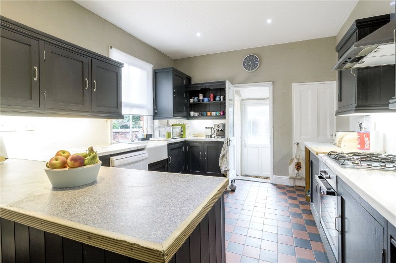 Holly Road, Abington, NN1