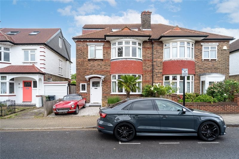 Wavertree Road, London, SW2